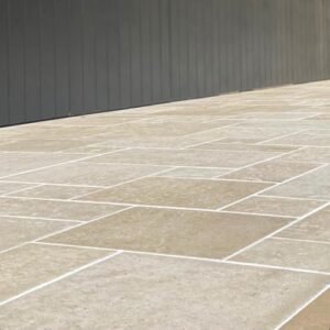Crema Luminous -Tumbled