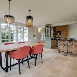 Premium Ivory Travertine – Cross Cut, Honed, Filled